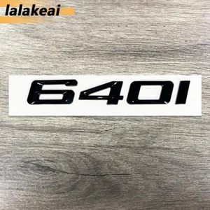 NEGRO BRILLANTE 640i 640 i CARTA MALETERO TRASERO EMBLEMA INSIGNIA PLACA DE IDENTIFICACIÓN PEGATINA - Imagen 1 de 4