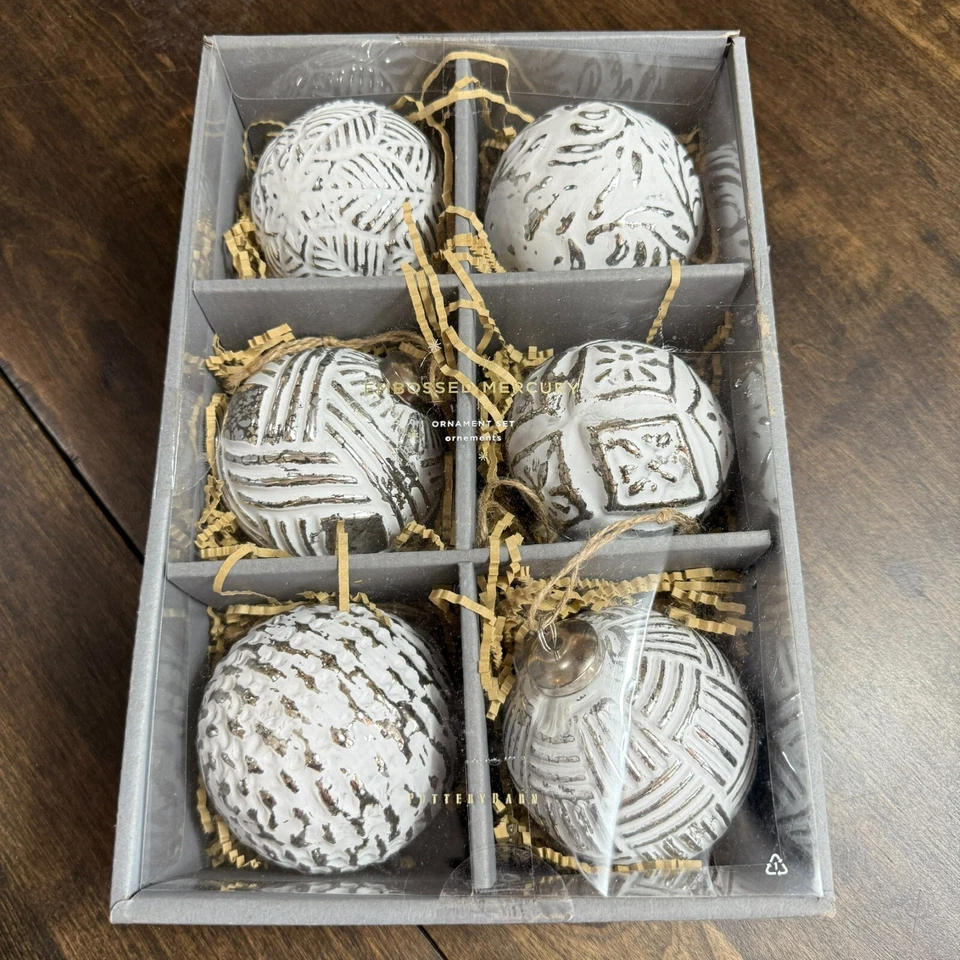 CERÁMICA GRANERO BLANCO LAVADO BOLA PLATA ÁRBOL NAVIDAD ADORNOS ~ JUEGO DE 6 Foto 1 de 4