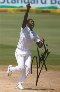 CRICKET SUDAFRICA: LUNGI NGIDI FIRMADO 6x4 FOTO DE ACCIÓN DE PRUEBA + CERTIFICADO DE AUTENTICIDAD - Imagen 1 de 1