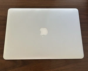 Apple MacBook Air A1466 NO FUNCIONA. LEER. - Imagen 1 de 16