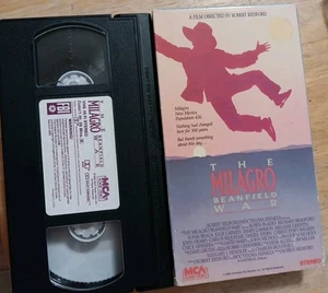 Der Milagro-Bohnenfeldkrieg (VHS 1988) von Robert Redford.  Spielt gut. - Bild 1 von 2