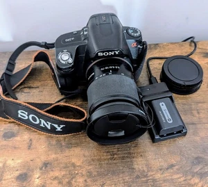 Sony a390 DSLR Camera - Black (18-70mm Lens), Battery & Charger, Caps - Picture 1 of 18