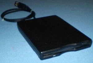 Smart Disk Mitsumi 1.44MB 3.5" External USB Floppy Drive FDUSB-B2 D353FUE PC/Mac - Picture 1 of 3