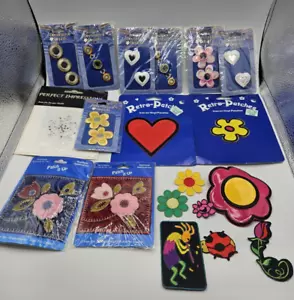 Menge 19 NEU Vintage Aufbügeln Aufnähen Neuheit Patches bestickt Herzen Blumenmuster - Bild 1 von 7