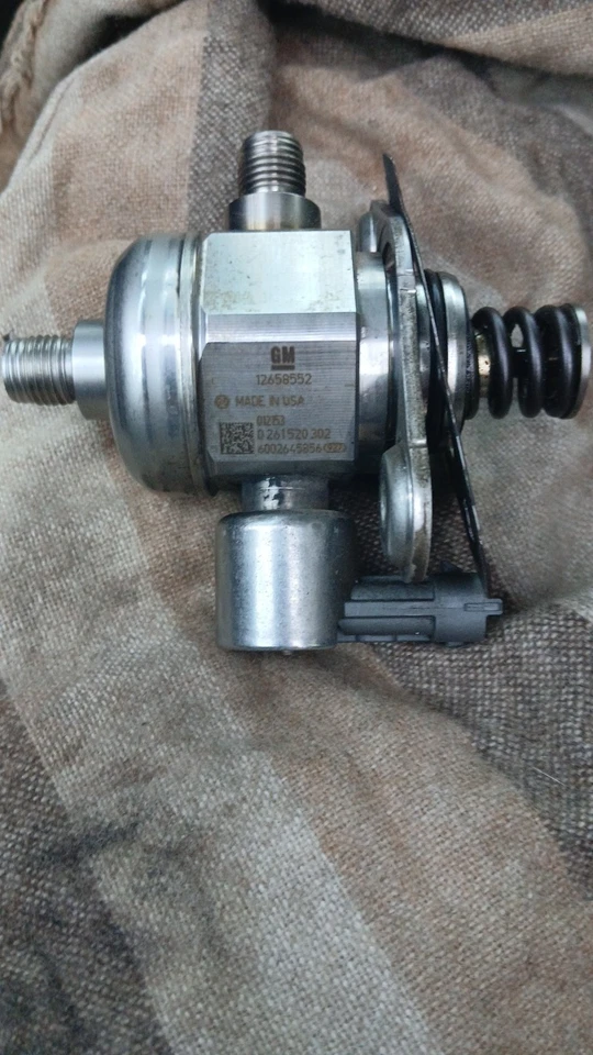 Bomba de combustível de alta pressão injeção direta GM Acadia Traverse Outlook fabricante de equipamento original 12639260 - Imagem 1 de 4