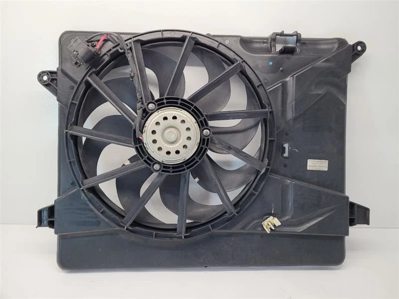 BUICK ENCORE 2014-2019 Radiator Fan Motor Assembly 1.4L 95301357 - Image 1 of 4