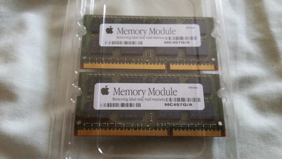 OEM Apple MC457G/A Memory Module 4GB (2x2GB) PC3-8500 DDR3 SODIMM RAM Kit - Image 1 of 2