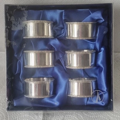 SET 6 ANELLI TOVAGLIOLO METALLO ARGENTO design perline circolari in scatola - Immagine 1 di 4