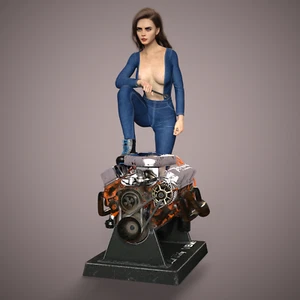 Kobieta "Sexy mechanik #8 z silnikiem V8" - ok.10 cm skala 1:18 - niepomalowana - Zdjęcie 1 z 5