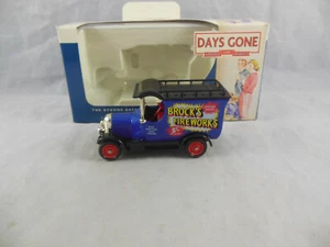 LLedo Days Gone DG050048 Bull Nose Morris Van Brock's Fireworks - Picture 1 of 12