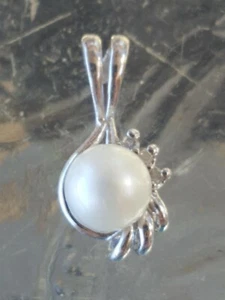 White Pearl And Diamond Pendant 10kt Solid White Gold - Picture 1 of 12