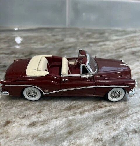 Signature 1953 Buick Skylark Convertible Diecast Model 1/32 - Image 1 of 4