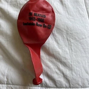 Discos capital globo rojo de promoción de The Beatles - Imagen 1 de 2