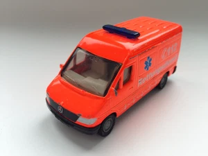 Siku 0804 / 0805 - Mercedes-Benz Sprinter - Rettungswagen 112 - Bild 1 von 13