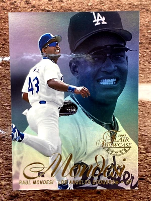 1997 Flair Showcase Row 2 Raul Mondesi #43 - Image 1 of 2