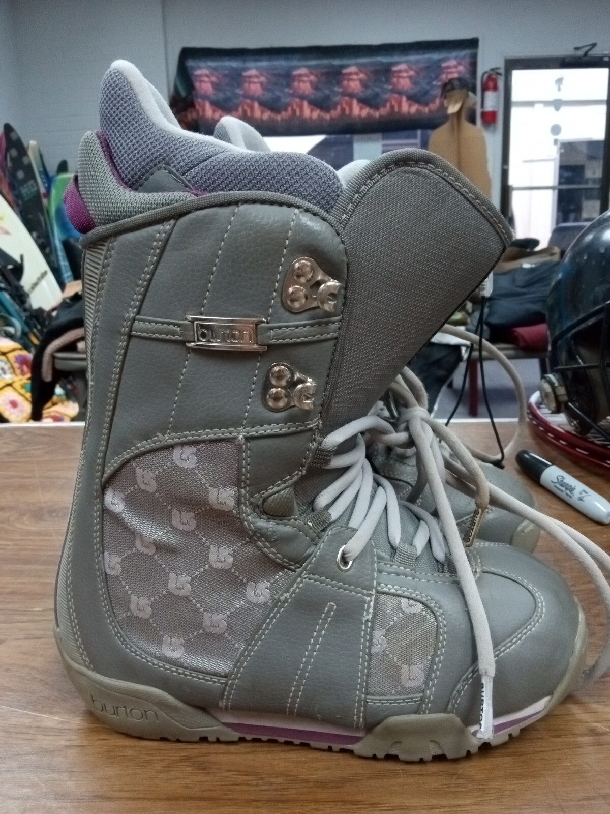 snowboard boots size 6 womens