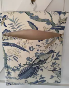HANDMADE FABRIC PEG BAG SANDERSON SUVA BLUE & CREAM. CANVAS LINED /WOODEN HANGER - Picture 1 of 3