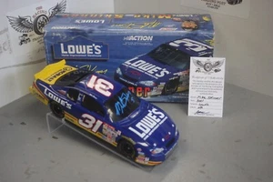 2001 Mike Skinner Lowes 1/24 Action Black Window Bank NASCAR Diecast Autographed - Picture 1 of 2