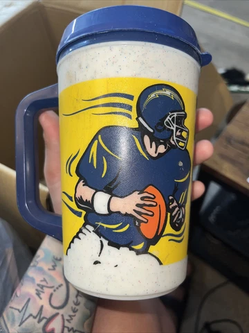 Vintage Aladdin Travel Mug Cup 7-11 NFL San Diego Chargers Football Coffee 20oz Cover