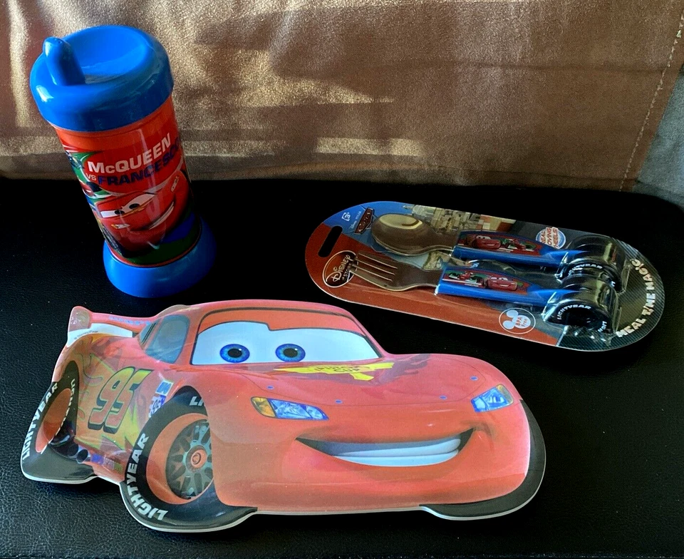 DISNEY VHTF COCHES LIGHTNING MCQUEEN NIÑOS PLATO DE CENA TENEDOR CUCHARA Y TAZA PARA SORBER Foto 1 de 4