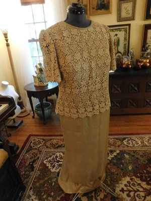 HERMOSO VESTIDO TOP DE ENCAJE DORADO Y RAYÓN MADRE/ENCAJE FORMAL S 14 Foto 1 de 4