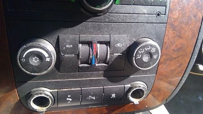 Painel de controle de temperatura montado Opt CJ3 compatível com 07-09 Chevrolet Suburban - Imagem 1 de 4