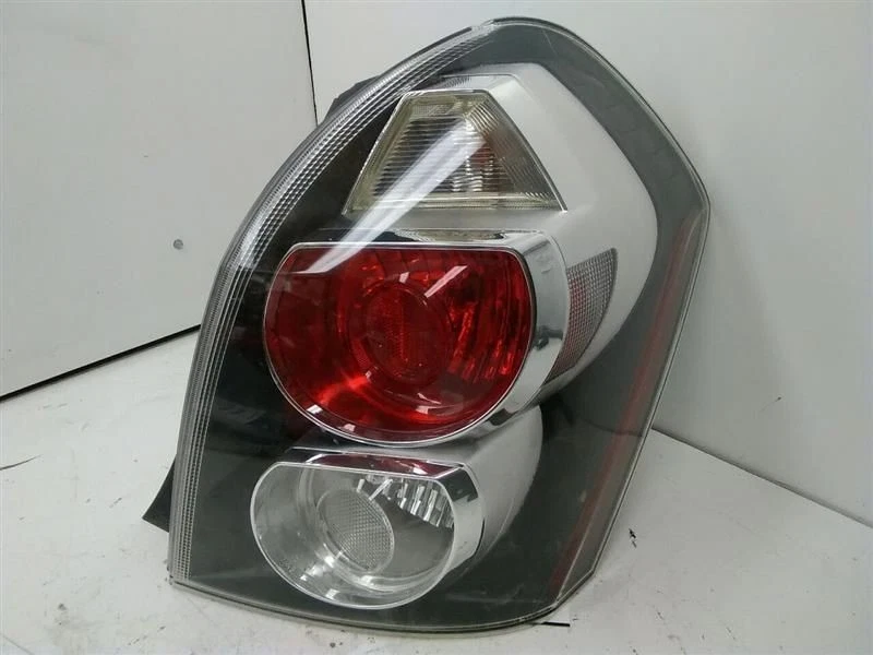 2009-2010 Pontiac Vibe Driver Side LH Side Tail Light Assembly Oem - Image 1 of 1
