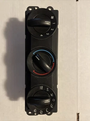 Panel de control de calefacción de aire acondicionado Ford F-350 Super Duty 2005-2007 - Original OEM Manual Co Foto 1 de 4