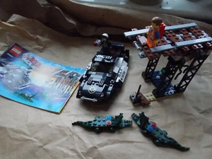 LEGO MOVIE 70802 BAD COP'S PURSUIT 2 MINIFGS EMMET BAD COP FLYING CAR BRIDGE SET - Picture 1 of 8