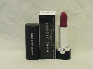 Lápiz labial Marc Jacobs Le Marc Lip Creme 'Boy Gorgeous' Cool Berry talla completa nuevo en caja - Imagen 1 de 4