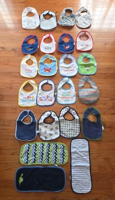 LOTE DE 20 BABEROS DE ALIMENTACIÓN PARA BEBÉ NIÑO Y 3 Burb Rag NOVEDAD Dino Cangrejo Zorro Perro Tiburón 1er Foto 1 de 4