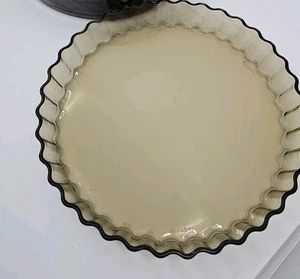 Arcopal Quiche Pie Dish  Round Large Flan Smoked Glass 27 cm diameter 4 cm deep - Picture 1 of 1