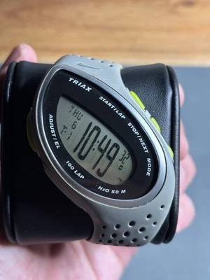Reloj deportivo digital Nike Triax 100 Lap - gris/verde, 50M WR, BATERÍA NUEVA GR8! Foto 1 de 4
