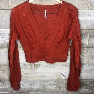Free People SM orange bestickt Schweizer Punkte cropped Langarm V-Ausschnitt Boho Top - Bild 1 von 3