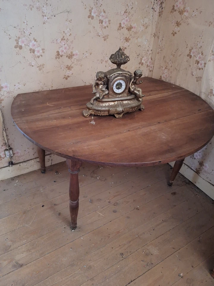 Table ronde ancienne - Photo 1/1