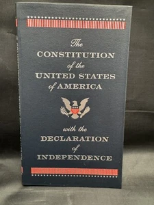 The Constitution of the United States of America w/ Declaration of Independence - Foto 1 di 2