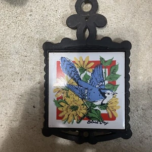 Vintage Cast Iron & Ceramic Tile Blue Jay Bird Floral Trivet Hot Plate Taiwan - Picture 1 of 4