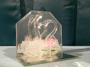 Blown and Spun Glass Swans with Flower - Picture 1 of 6