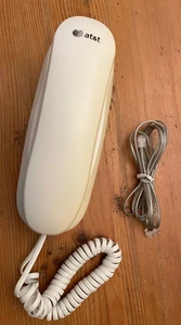 AT&T White Corded Telephone ~ Model #205 ~ Wall or Desk Mount ~ No AC Power Need - Zdjęcie 1 z 15