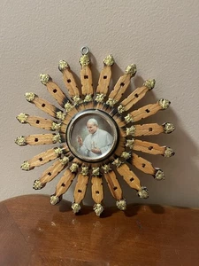 Marco de madera estilo Sunburst vintage con foto de Papa - Imagen 1 de 6