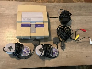 Super Nintendo SNES Konsole Spielsystem - Bild 1 von 7