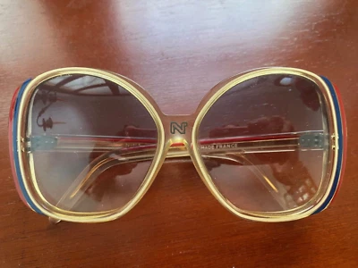 VINTAGE NINA RICCI PARIS SUNGLASSES BUTTERFLY SQUARED 1970'S Hand Made FRANCE - Image 1 of 4