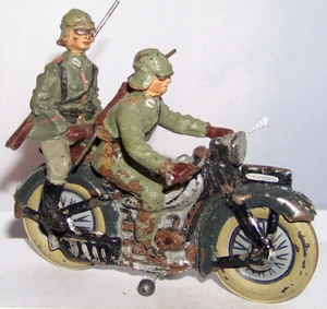 Lineol Composition German Soldiers on Motorsicle - Picture 1 of 2