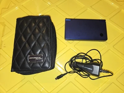 Nintendo DSi Azul Metálico OEM Con Cargador de Coche y Estuche de Transporte *LEER DETALLES* Foto 1 de 4