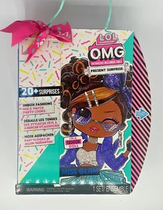 LOL Surprise OMG Present Surprise Modepuppe Miss Glam mit 20 Überraschungen Neu - Bild 1 von 3