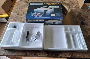 NES Nintendo Entertainment NO SYSTEM Control Deck Incl. Styrofoam & RF Switch  - Picture 1 of 12