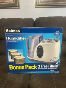 NEW. Holmes Cool Mist Humidifier W/ 3 filters medium Room - Picture 1 of 5