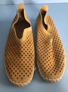 Isle Jacobsen 40 Flat Slip On Shoes Beige Tan Perforated Leather Man made Sole - Picture 1 of 7