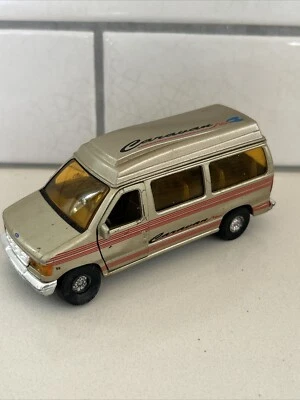 Latas Juguetes #T656 1:43 Ford Econoline Club Wagon E-350 V8 Caravana Diecast Dorado Foto 1 de 4