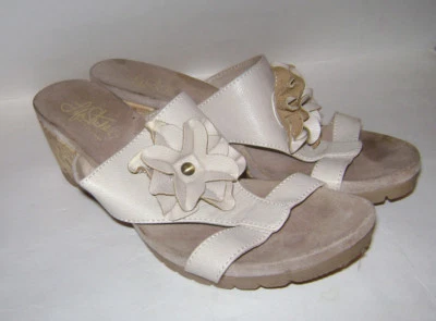 Женские сандалии Life Stride Soft System размер 8 цвет слоновой кости на танкетке кожа цветок - Изображение 1 из 4